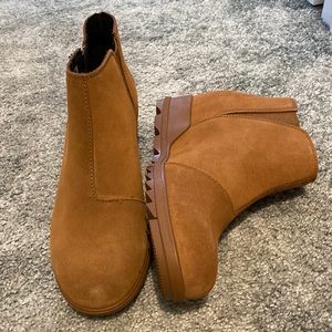 NWT Sorel Evie Zip Wedge booty Size 8.5 Velvet Tan Sea Salt